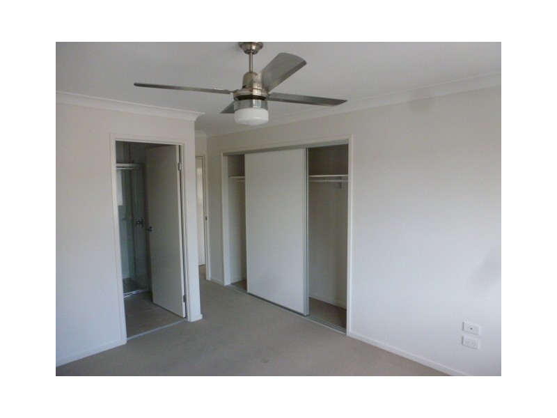 86 Carselgrove Ave, Fitzgibbon QLD 4018