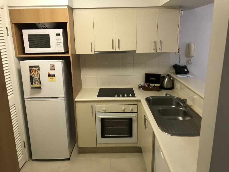 1013/2633 Gold Coast Highway, Broadbeach QLD 4218