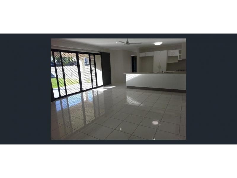 8 Marita Court, Bushland Beach QLD 4818