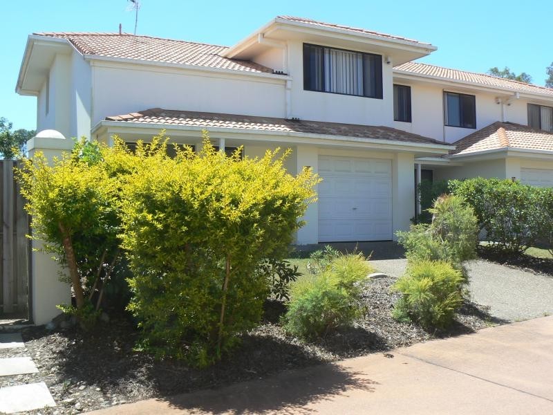 302/1 Gentian Drive, Arundel QLD 4214