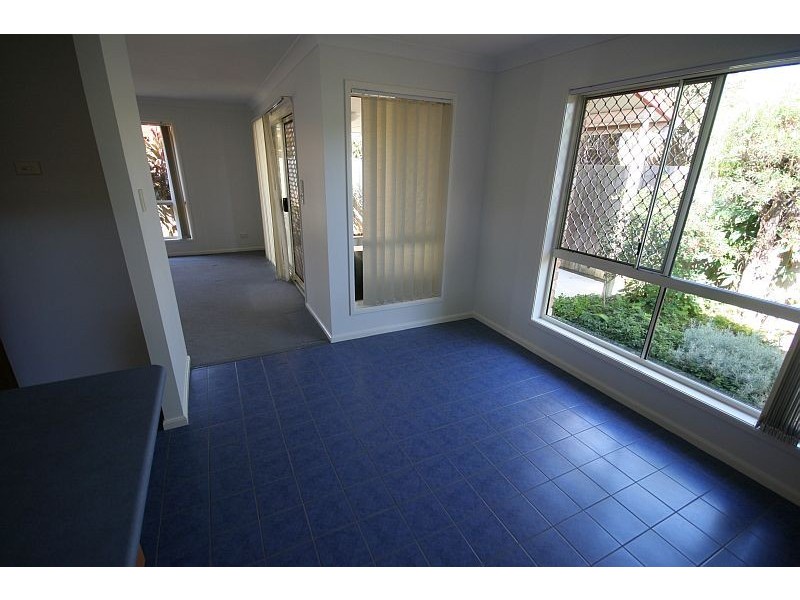 27 Camille Crescent, Wynnum West QLD 4178