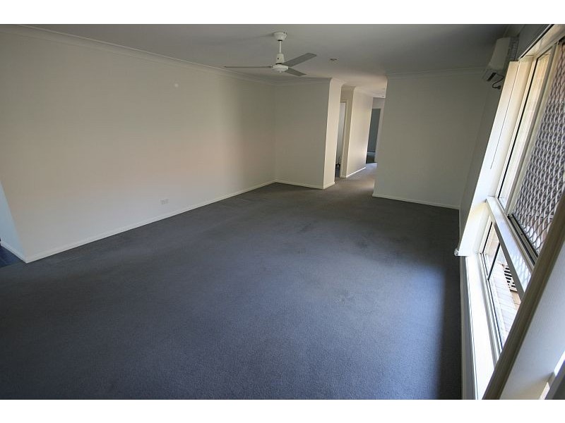 27 Camille Crescent, Wynnum West QLD 4178