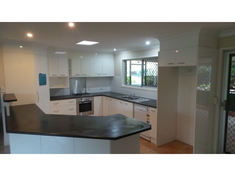 */16 Tambourah Drive, Benowa QLD 4217