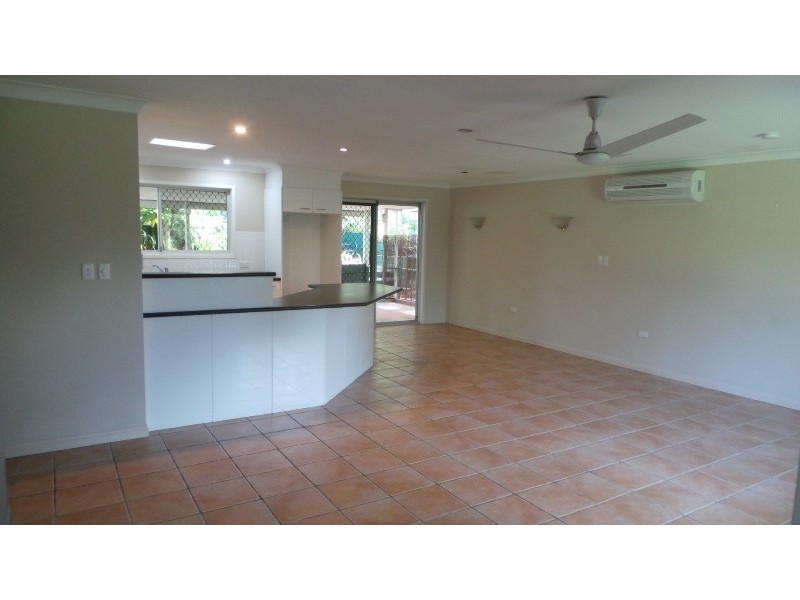 */16 Tambourah Drive, Benowa QLD 4217