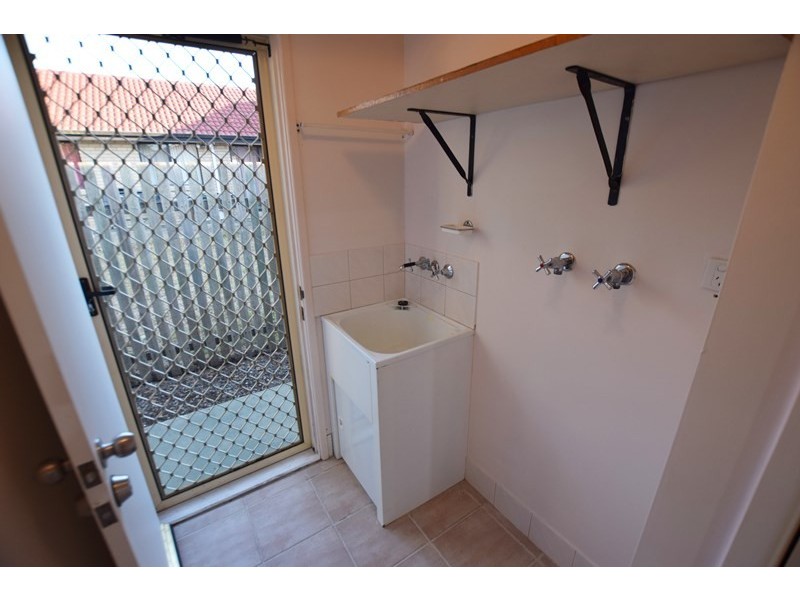 16 MAPLE AVENUE, Camira QLD 4300