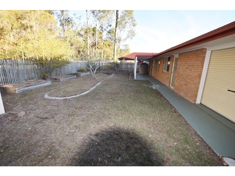 16 MAPLE AVENUE, Camira QLD 4300