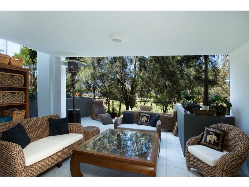 18/57 Grand Parade, Kawana Island QLD 4575