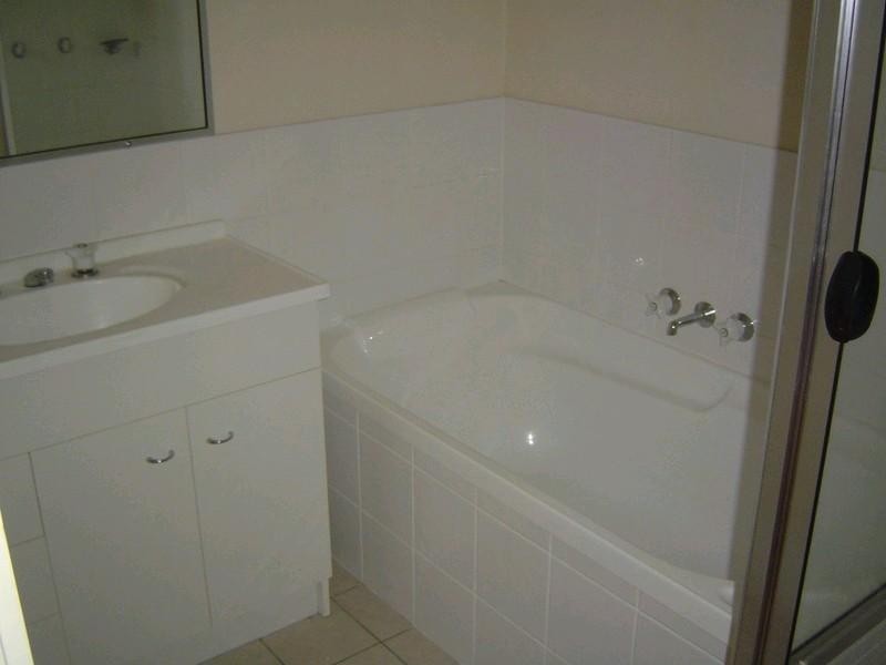 7/13 Hervey St, Pacific Pines QLD 4211