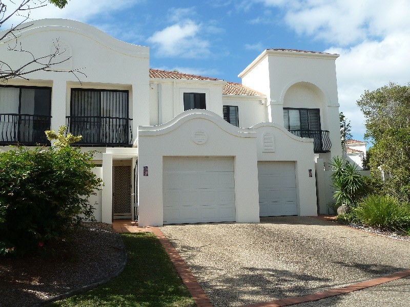 8/22-34 Glenside Drive, Robina QLD 4226