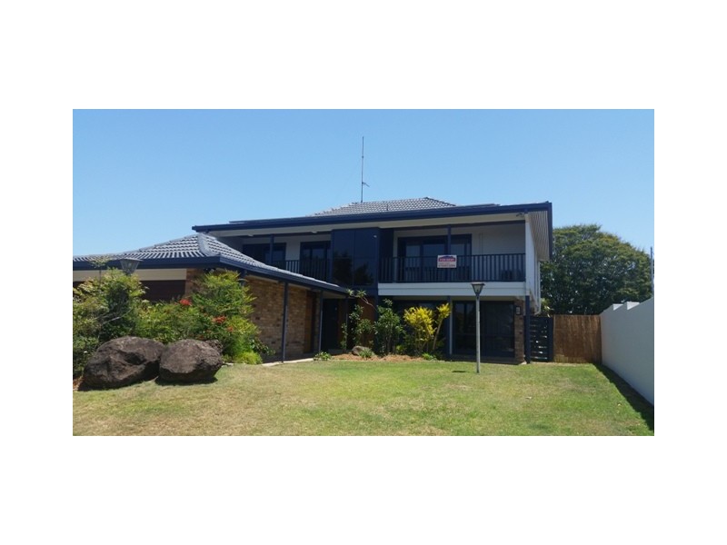 De Havilland Ave, Benowa QLD 4217