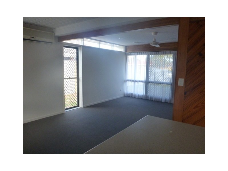 De Havilland Ave, Benowa QLD 4217