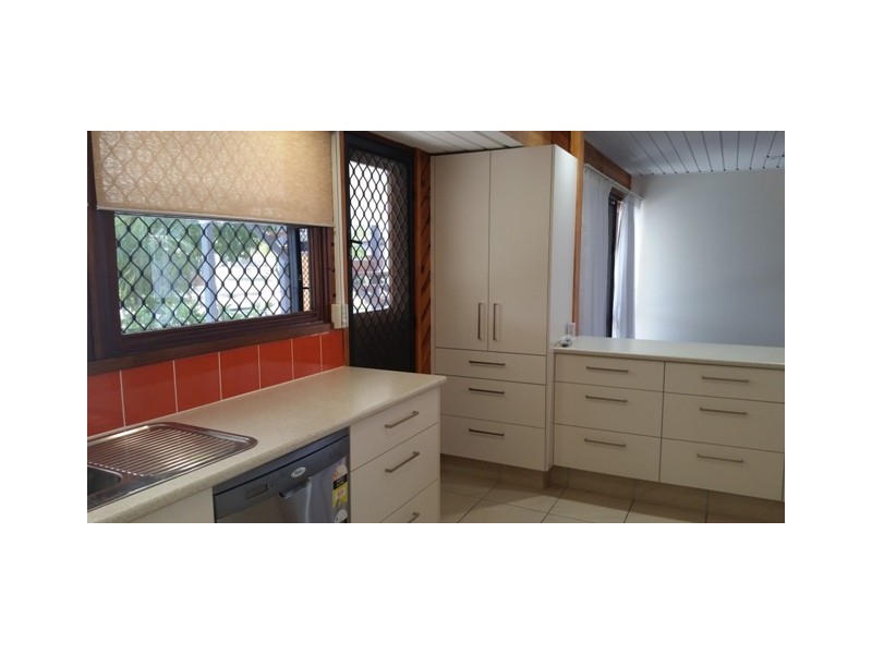 De Havilland Ave, Benowa QLD 4217