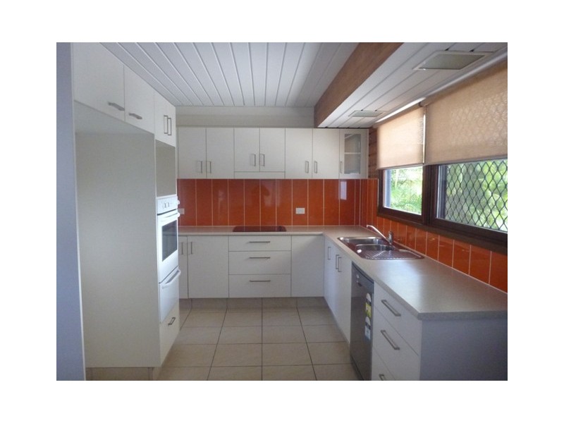 De Havilland Ave, Benowa QLD 4217
