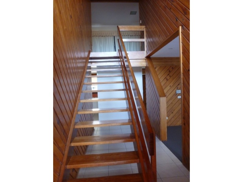 De Havilland Ave, Benowa QLD 4217