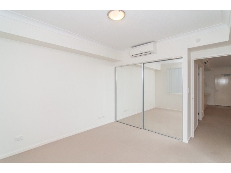 319/23 Playfield Street, Chermside QLD 4032