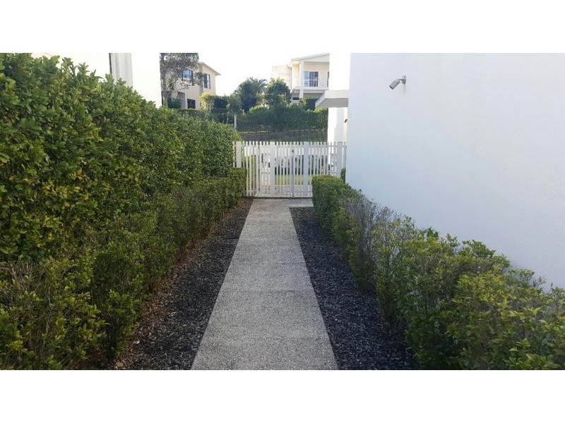 10013 The Boulevarde Lane, Benowa QLD 4217