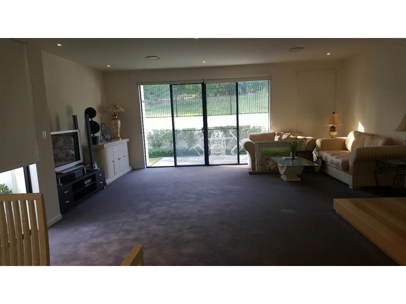 10013 The Boulevarde Lane, Benowa QLD 4217