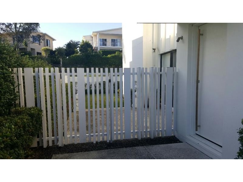 10013 The Boulevarde Lane, Benowa QLD 4217