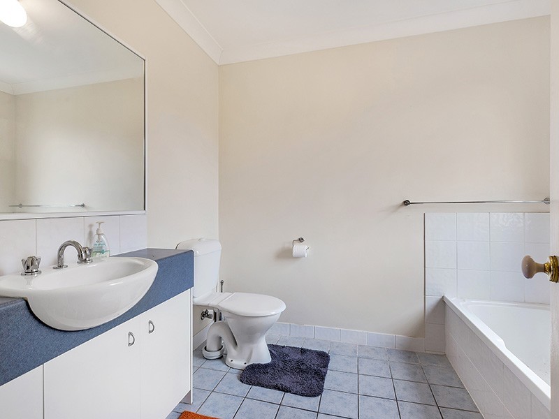 10 Chapman Place, Oxley QLD 4075