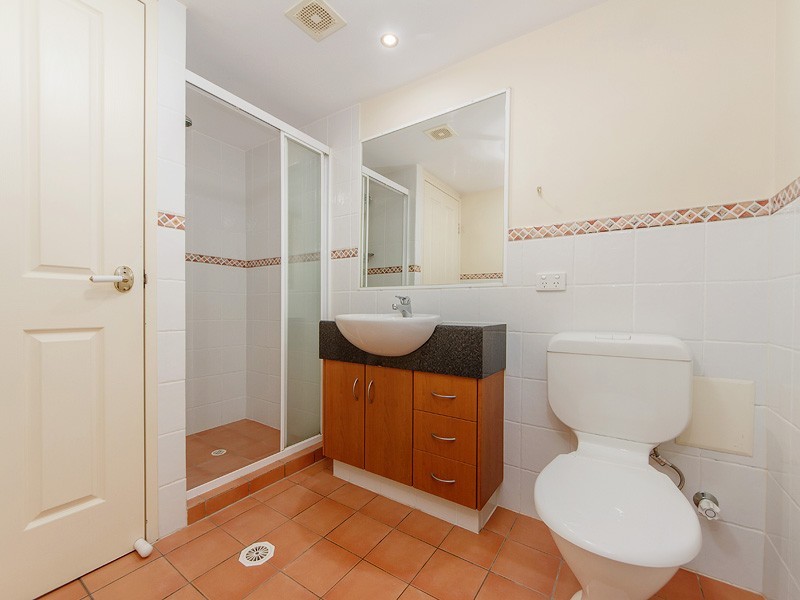 8/7 Johnston Street, Southport QLD 4215