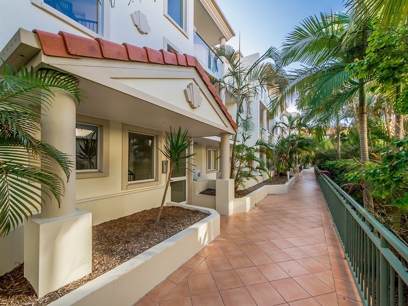 8/7 Johnston Street, Southport QLD 4215