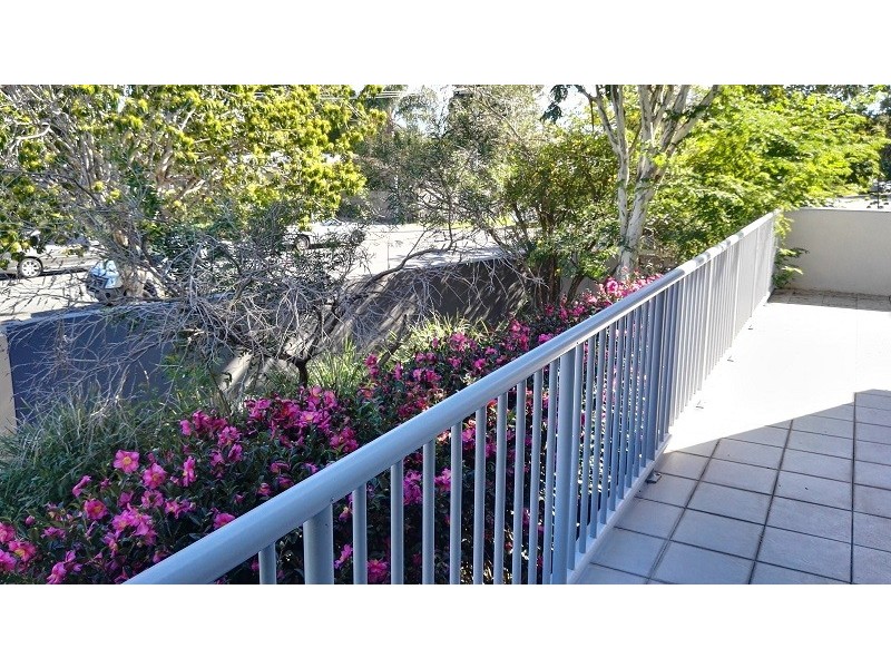 1/33 Clark St, Biggera Waters QLD 4216