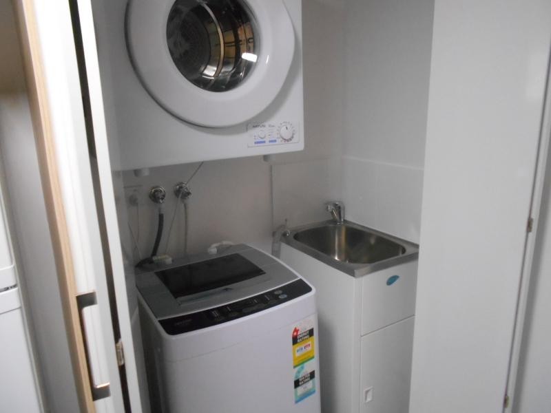 11/9-11 Walden Lane, Herston QLD 4006