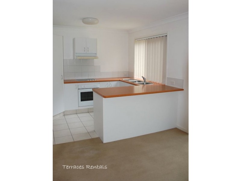 1a/24 Amsonia Court,, Arundel QLD 4214