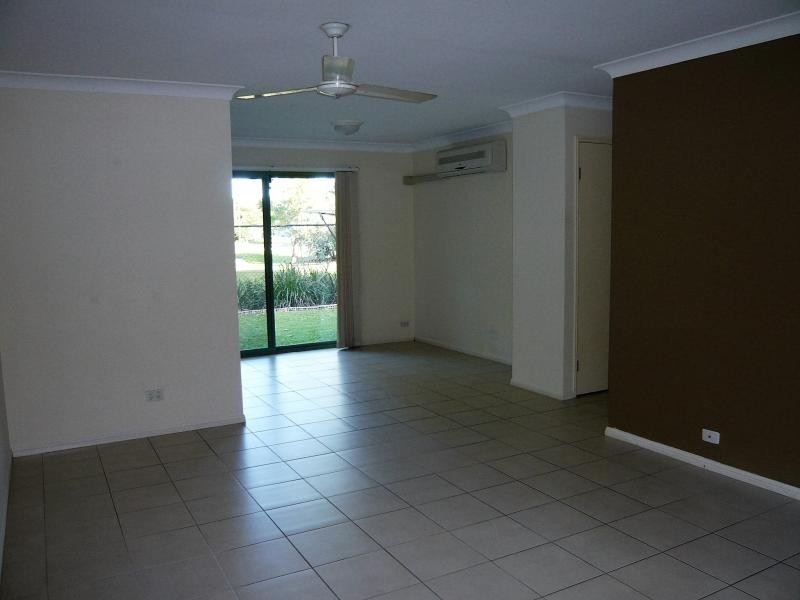 18 Batchworth Road, Molendinar QLD 4214