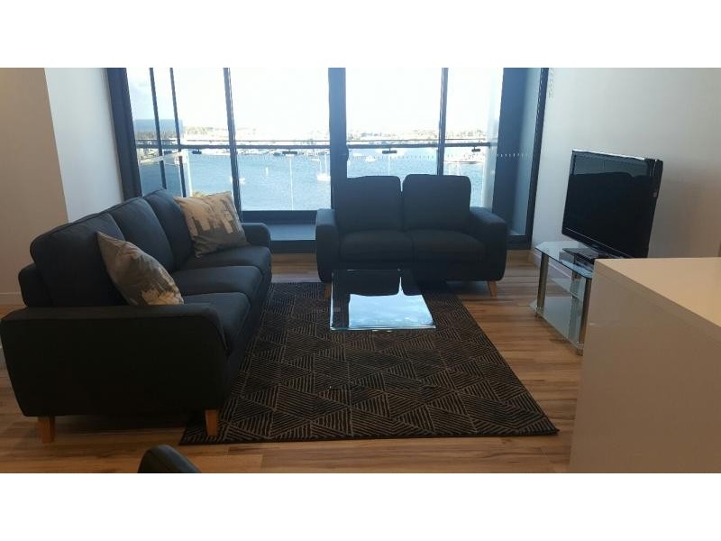 2 Como Cres, Southport QLD 4215