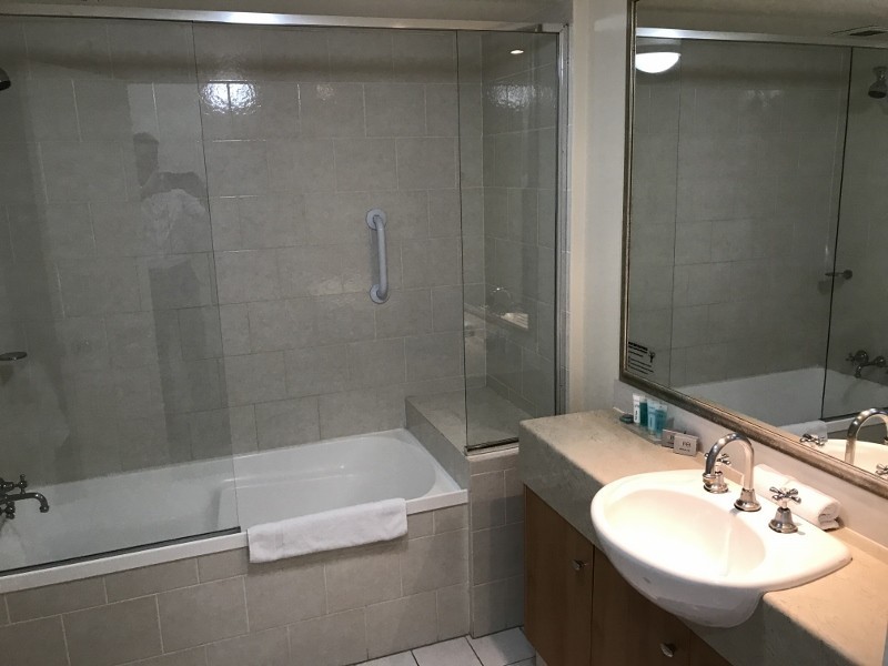 2054/2633 Gold Coast Highway, Broadbeach QLD 4218