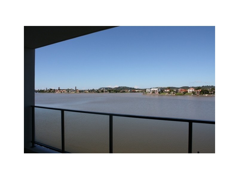 A2/9 Moores Crescent, Varsity Lakes QLD 4227