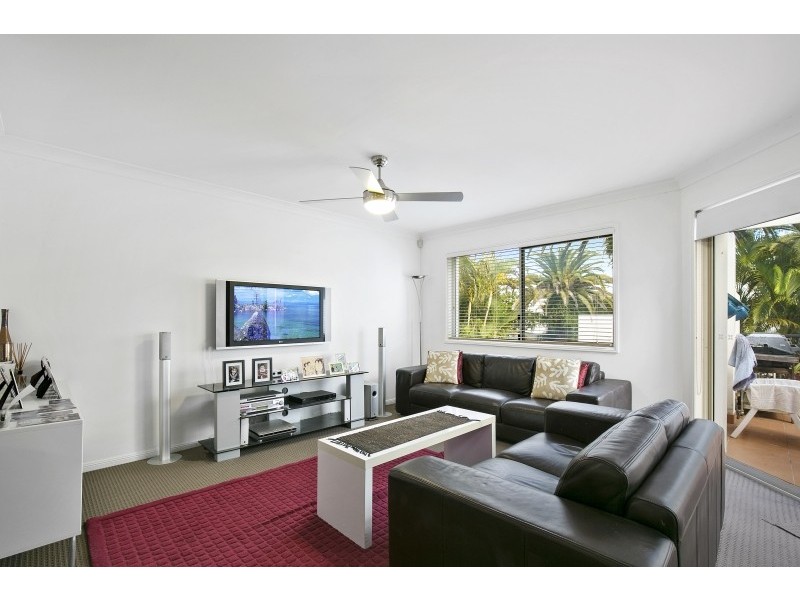 6/100 Cotlew St East, Southport QLD 4215