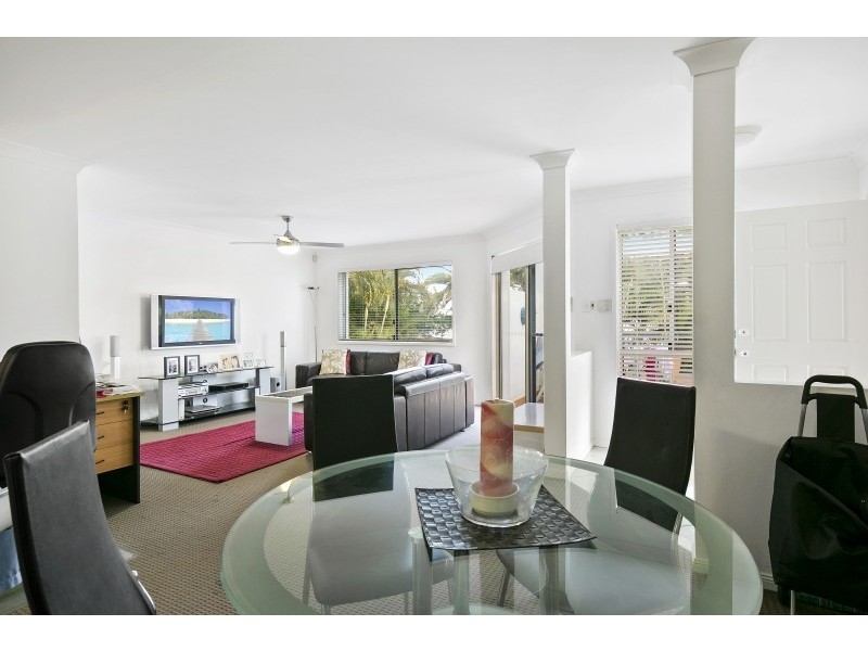 6/100 Cotlew St East, Southport QLD 4215