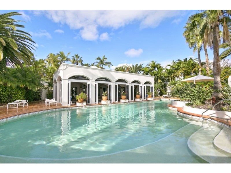 6/100 Cotlew St East, Southport QLD 4215