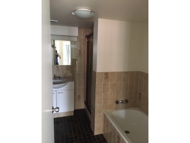 64/121 Surf Parade, Broadbeach QLD 4218