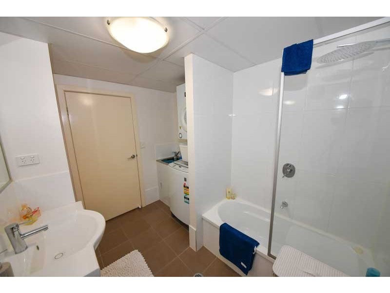 883/51 Playfield Street, Chermside QLD 4032
