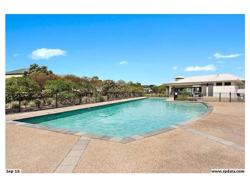 *//87 Peninsula Drive, Robina QLD 4226