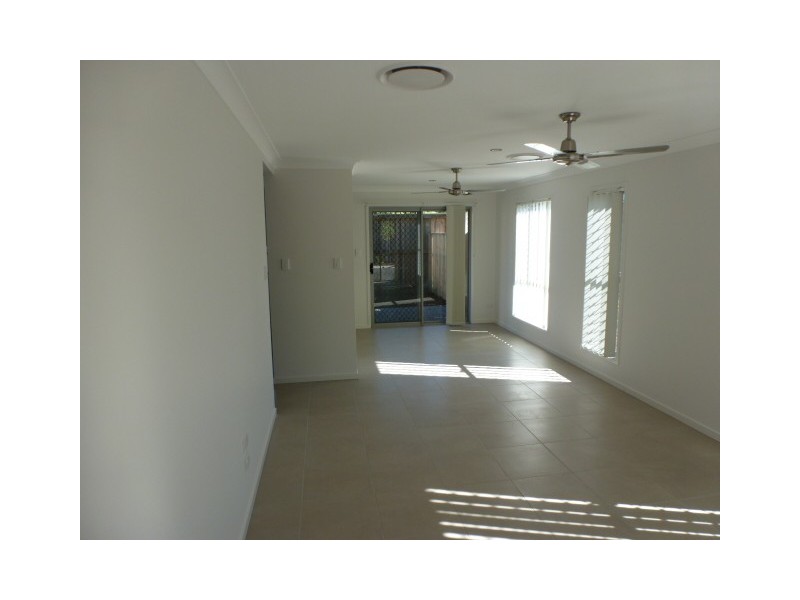 86 Carselgrove Ave, Fitzgibbon QLD 4018