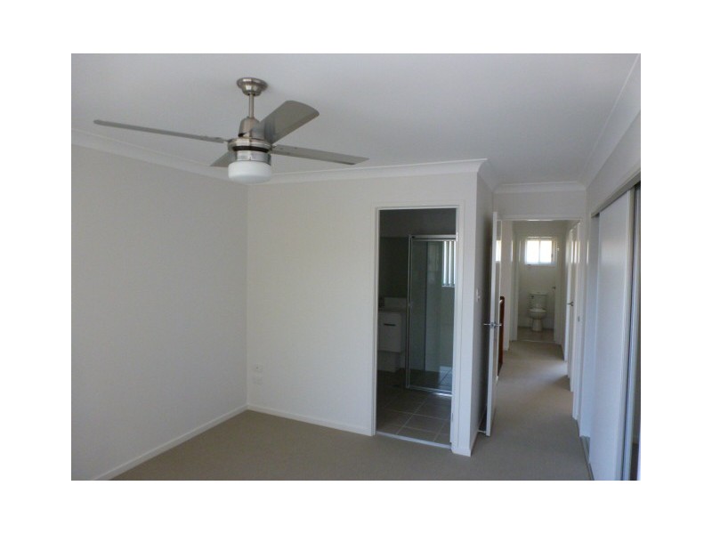 86 Carselgrove Ave, Fitzgibbon QLD 4018