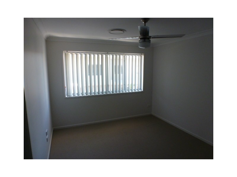 86 Carselgrove Ave, Fitzgibbon QLD 4018