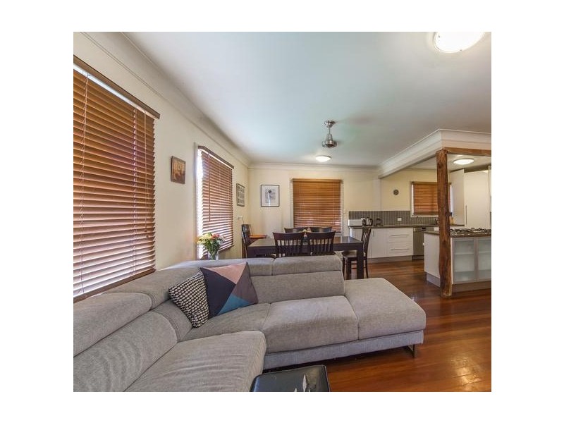 17 Chingford Street, Chermside West QLD 4032