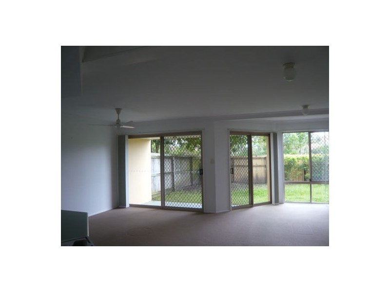 11/88 Cotlew Street East, Southport QLD 4215