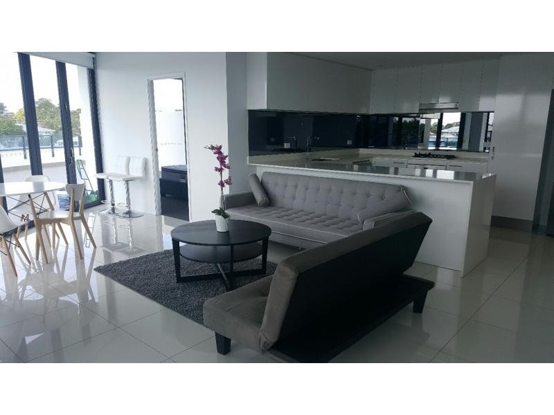 5 Harbour Side Court, Biggera Waters QLD 4216