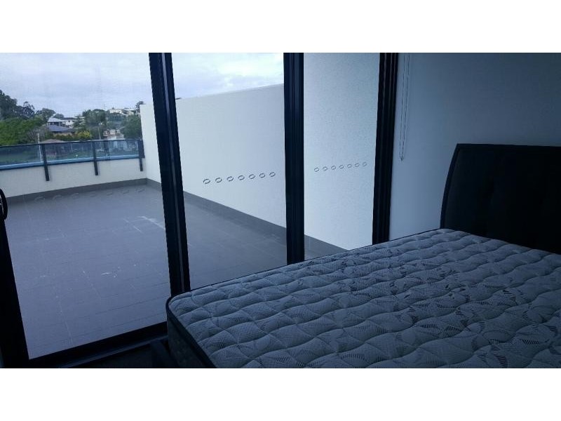 5 Harbour Side Court, Biggera Waters QLD 4216