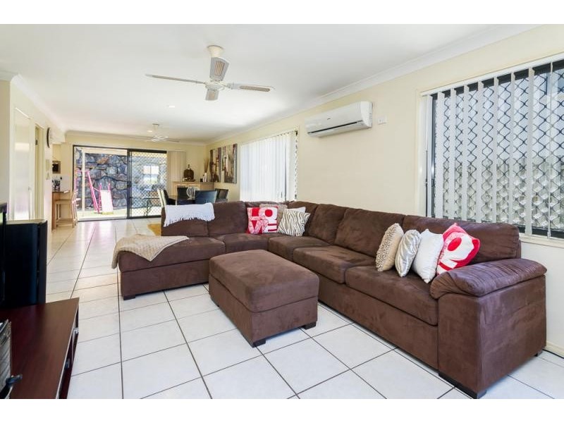13 Hervey St, Pacific Pines QLD 4211