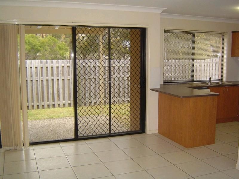 13 Hervey St, Pacific Pines QLD 4211