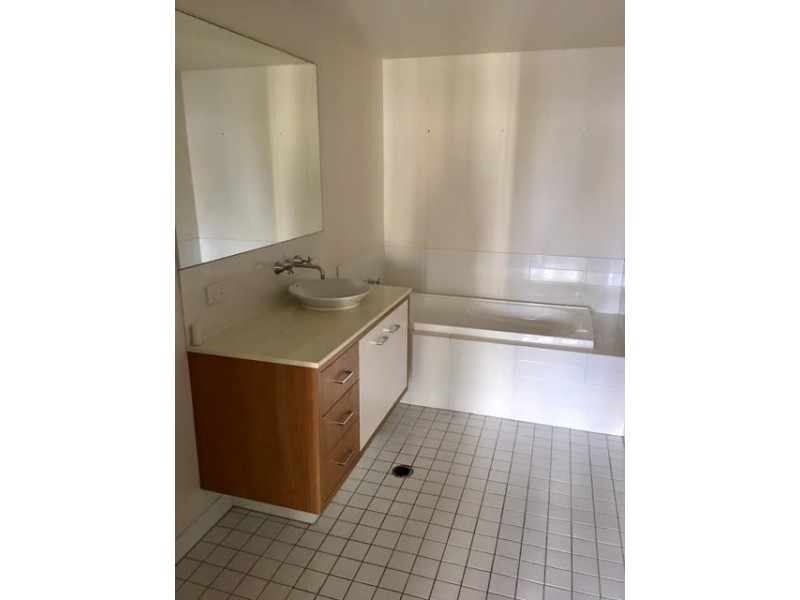 201 Varsity Parade, Varsity Lakes QLD 4227