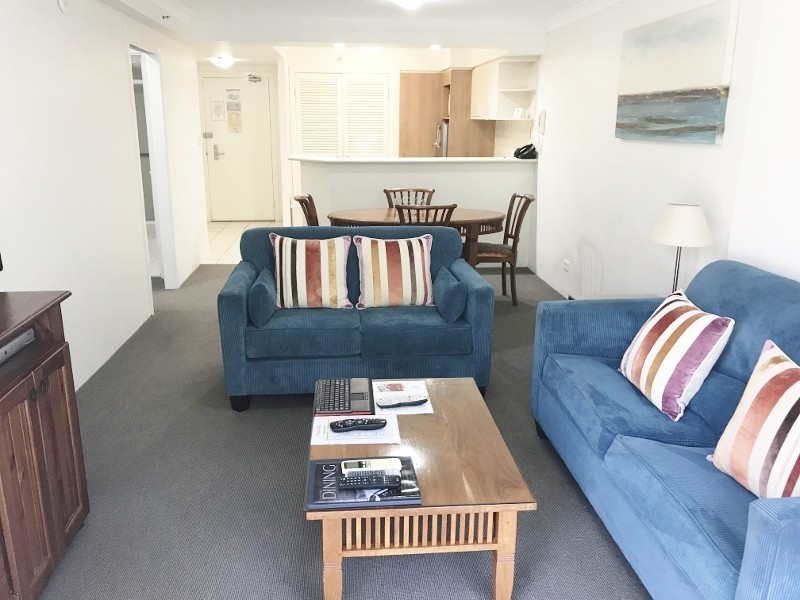 1015/2633 Gold Coast Highway, Broadbeach QLD 4218