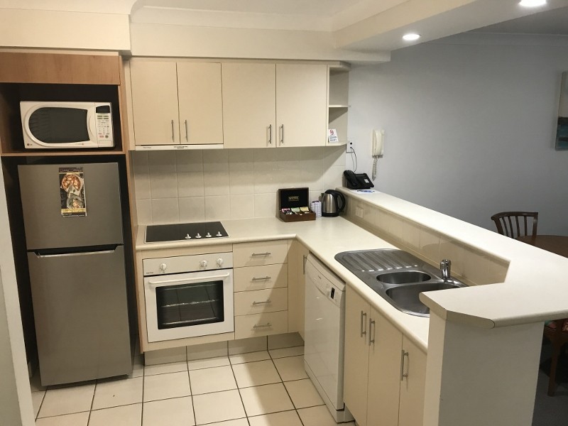 1015/2633 Gold Coast Highway, Broadbeach QLD 4218